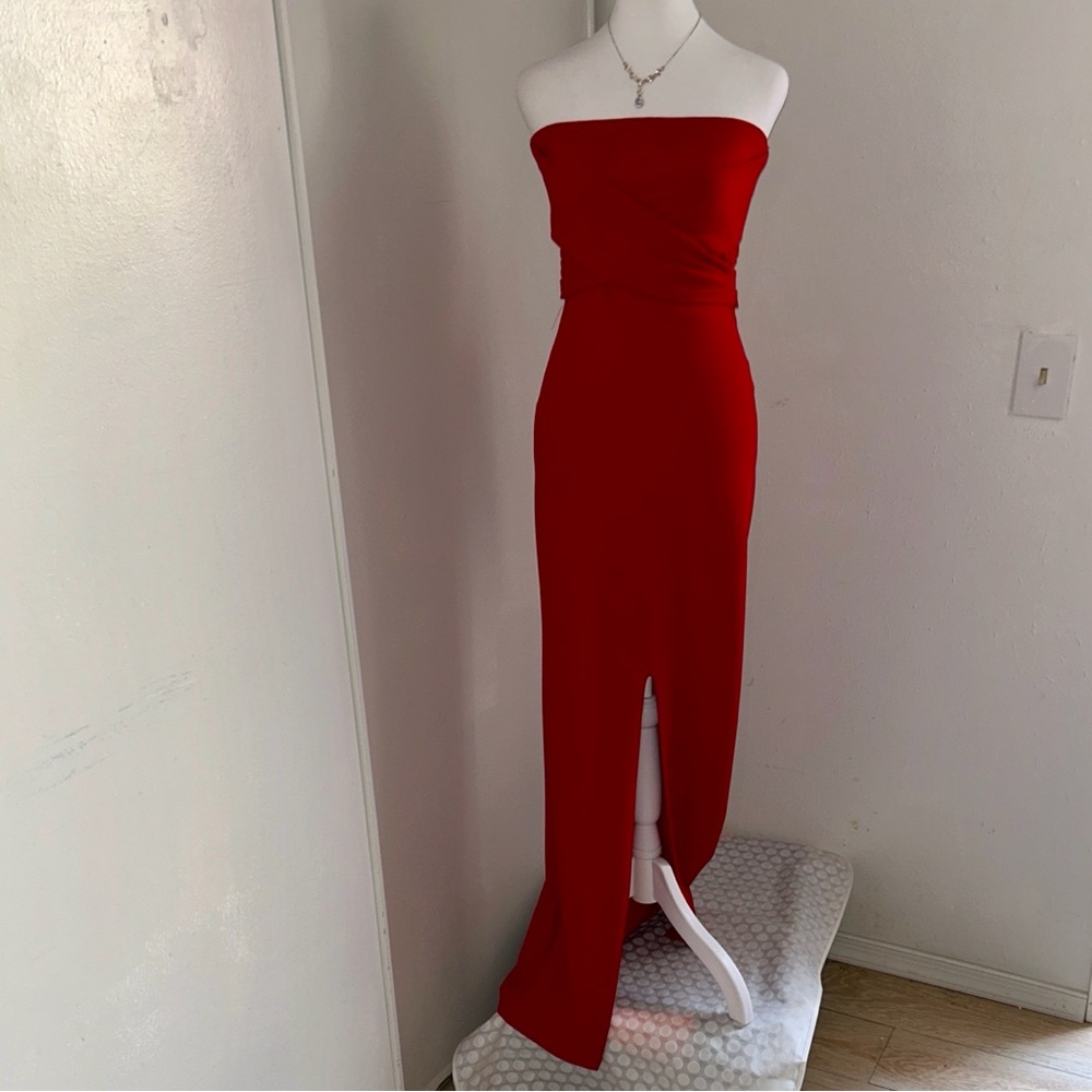 Lulu's Bold Red Strapless Floor Length Formal Prom Special Occasion Column Gown